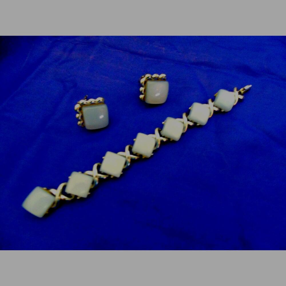 Vtg Blue Thermoset Moonglow Silver Tone Bracelet Clip Earring MCM Jewelry Set